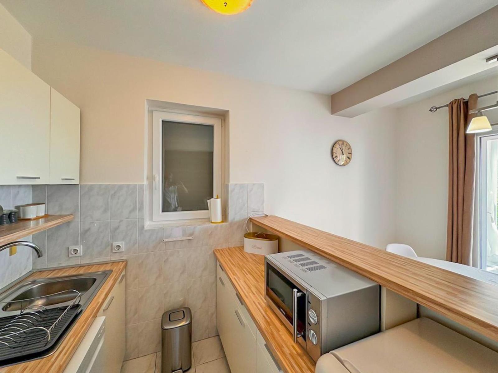 Studio Vesna With A Terrace And Sea View Rabac Exterior photo