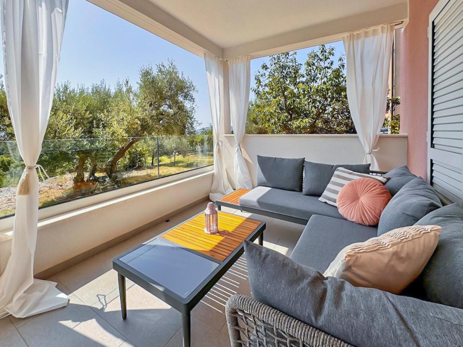 Studio Vesna With A Terrace And Sea View Rabac Exterior photo